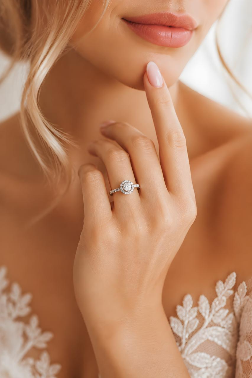 Anillo de compromiso <br> Oro Blanco y diamantes  2,8GR y 0,97CT